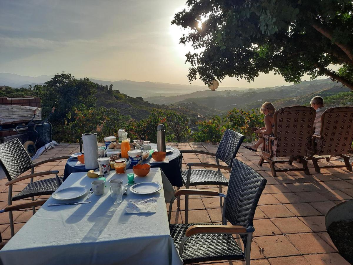 Casa Montana Velez-Malaga B&B Eksteriør billede